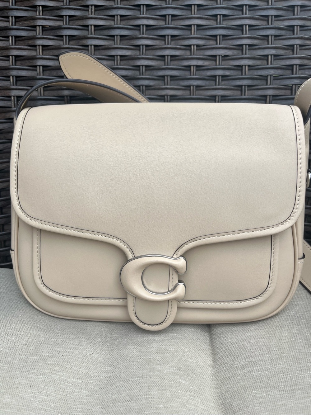 NWOT Coach Tabby Messenger Ivory Crossbody Bag - Picture 4 of 15